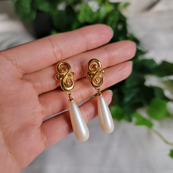 Pearl Drop Gold Swirl Earrings - Picture 6 of 6